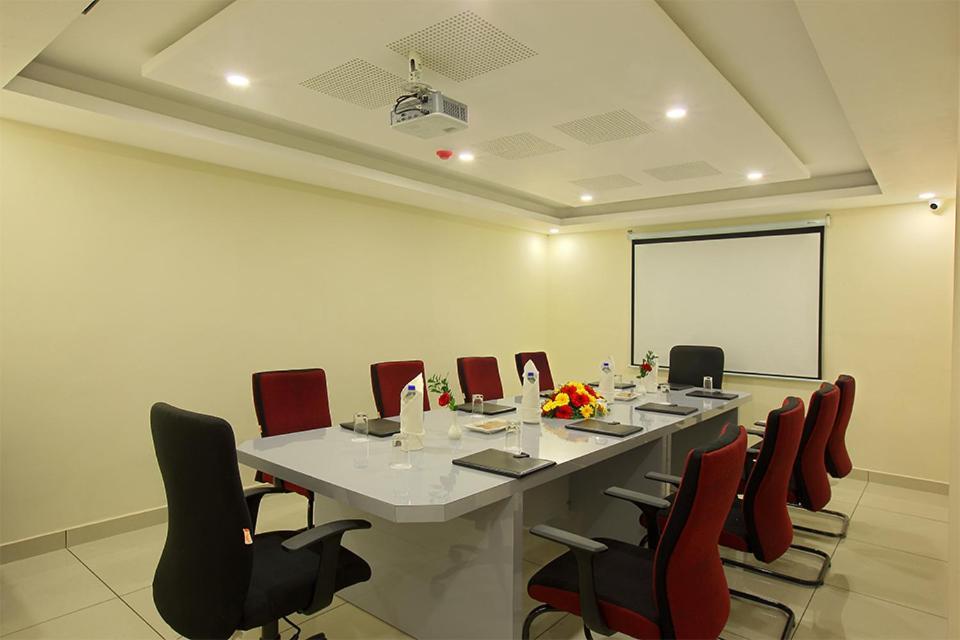Lumbini Supreme Hotell Thrissur Exteriör bild