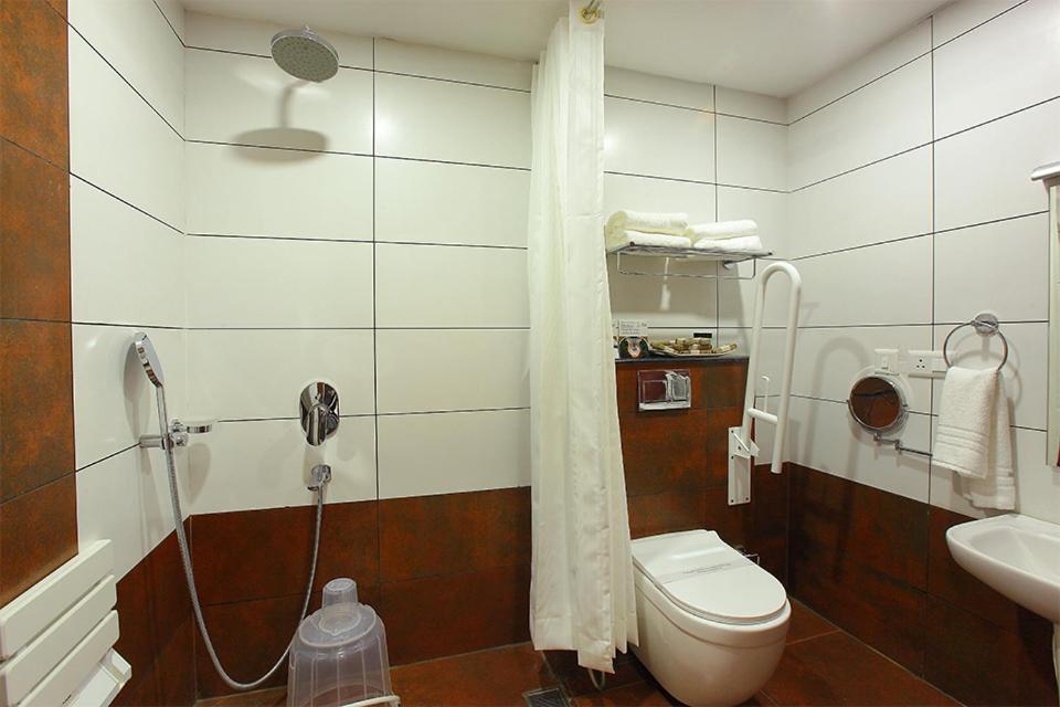 Lumbini Supreme Hotell Thrissur Exteriör bild