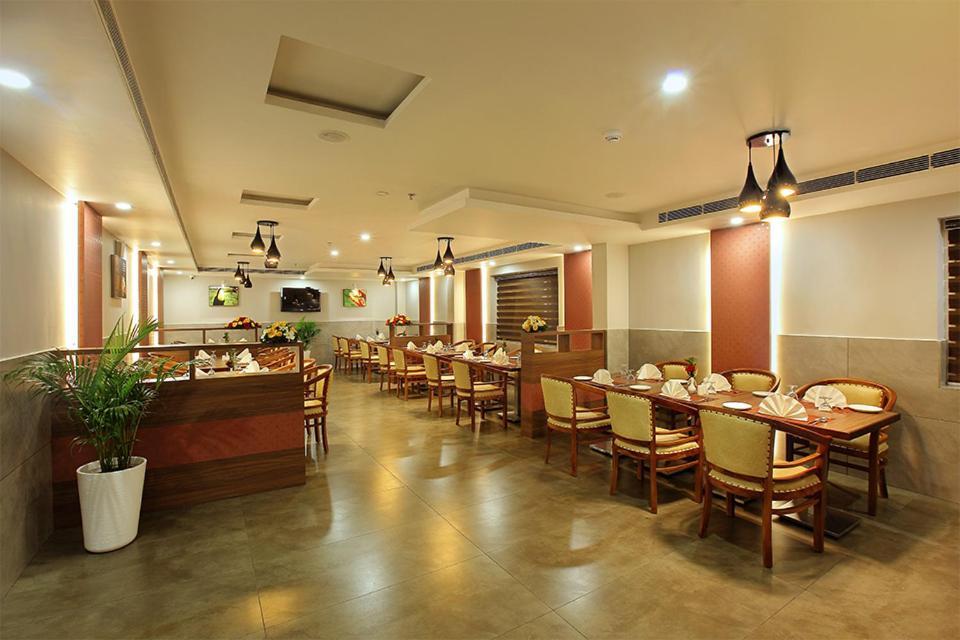 Lumbini Supreme Hotell Thrissur Exteriör bild