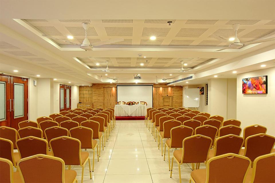 Lumbini Supreme Hotell Thrissur Exteriör bild