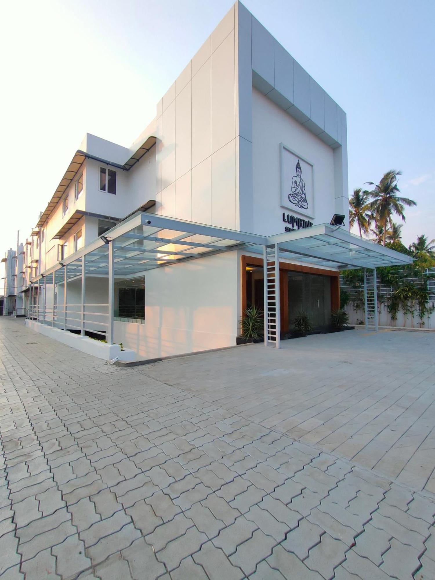Lumbini Supreme Hotell Thrissur Exteriör bild