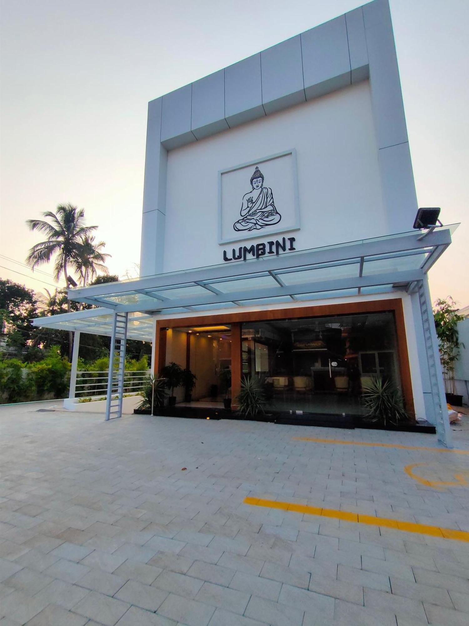Lumbini Supreme Hotell Thrissur Exteriör bild